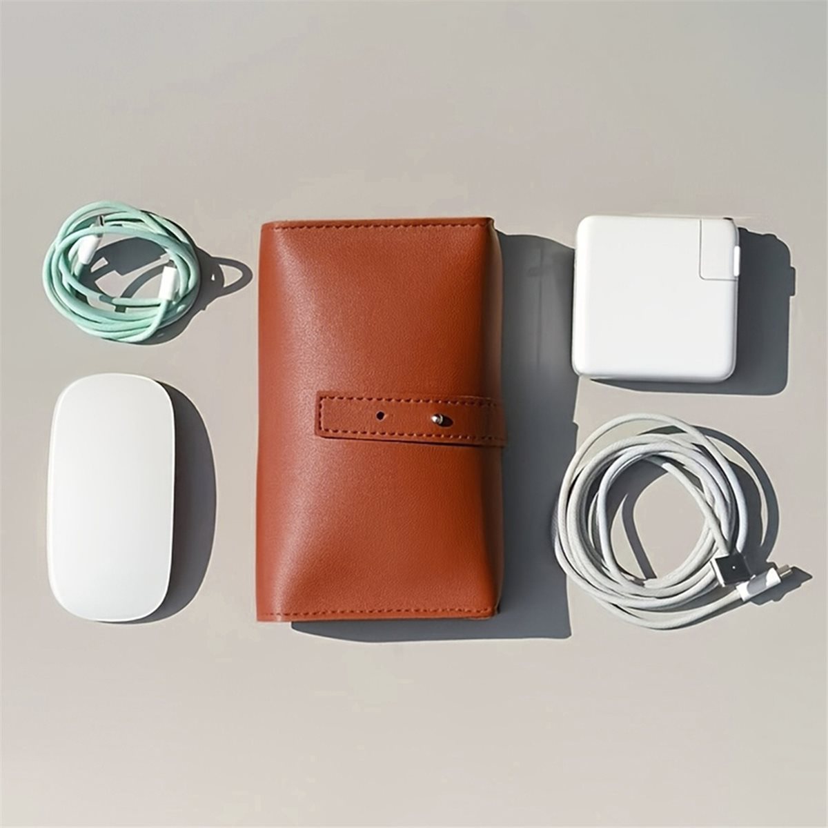 Tech Accessories Storage - (A94Z) PU製多機能オーガナイザー - ポータブルテックスクールアクセサリーケース（ケーブル、充電器、ペン用）- 旅行用収納A